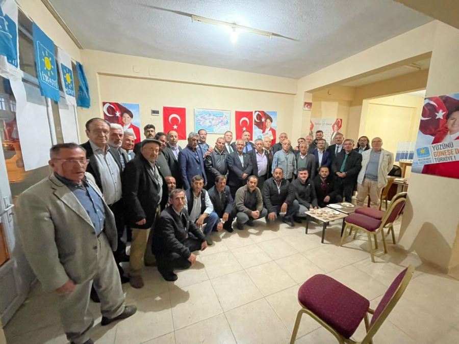 Dinar’ın Tatarlı beldesinde 42 kişi İYİ Parti rozeti taktı