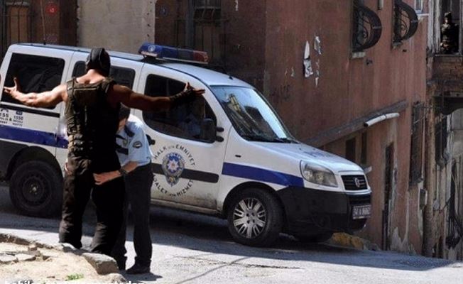 Dinar’da 2 şahıs uyuşturucularla yakalandı