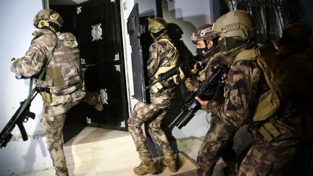 Afyon’da sex shop baskını