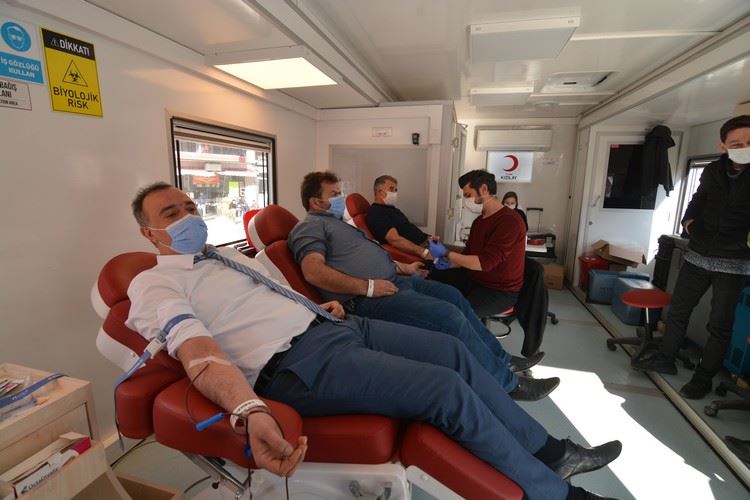 Belediye personeli kan bağışladı
