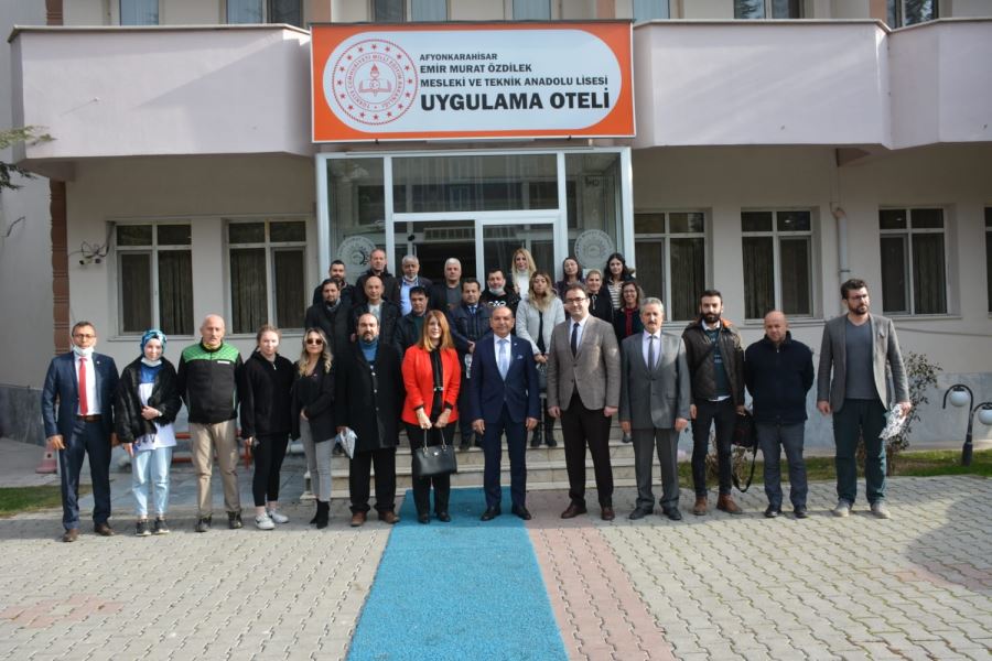 Türk Eğitim Sen gazetecileri ağırladı