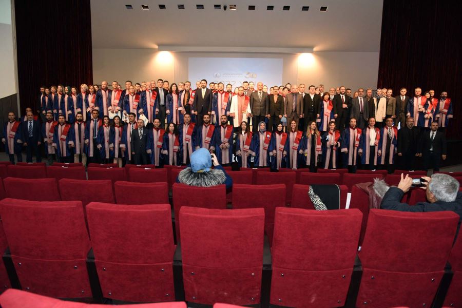 AKÜ’de 2022 yılı ödül töreni 