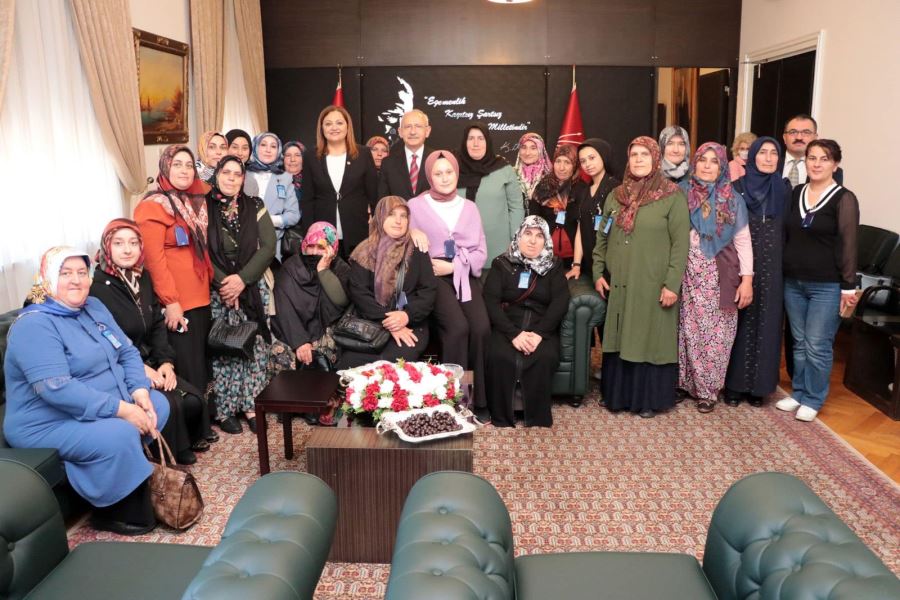 Afyon’dan giden CHP’li kadınlar Kılıçdaroğlu ile buluştu