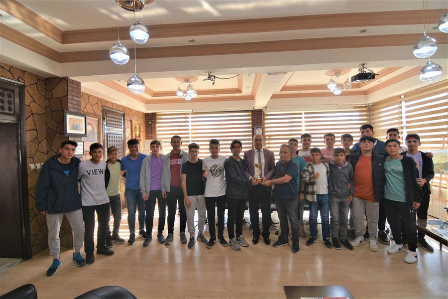 Şampiyonlardan Başkan Mustafa Çöl’e ziyaret