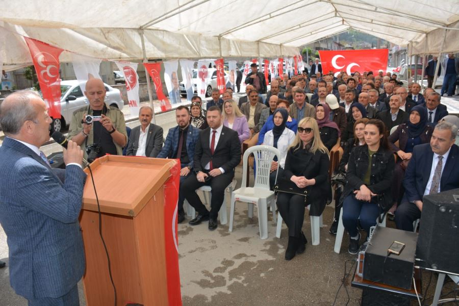 MHP Afyon’da 2 Milletvekili çıkartmalı