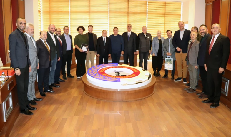 Hürriyet Gazetesi Yazar ve Yöneticileri Afyonkarahisar Ticaret ve Sanayi Odası