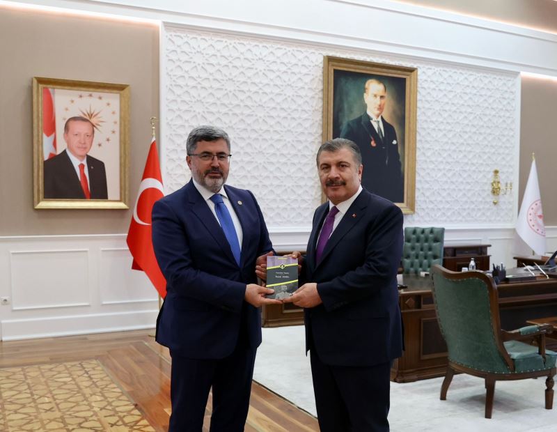 Afyonkarahisar Milletvekili Ali Özkaya, Sağlık Bakanı Fahrettin Koca