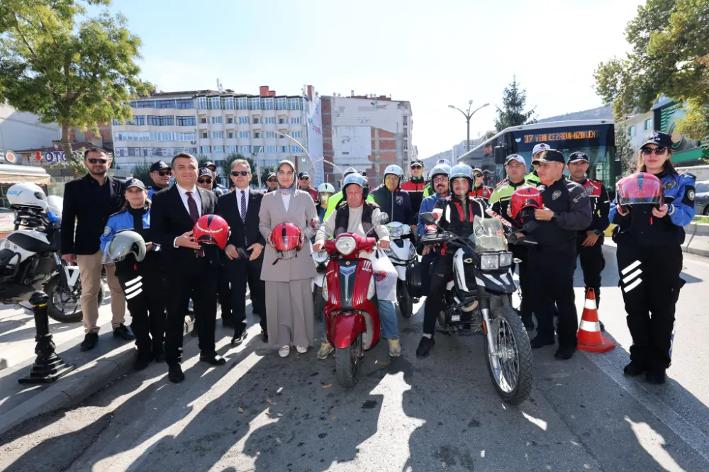 Sürücüler kask kullanımı konusunda bilgilendirildi