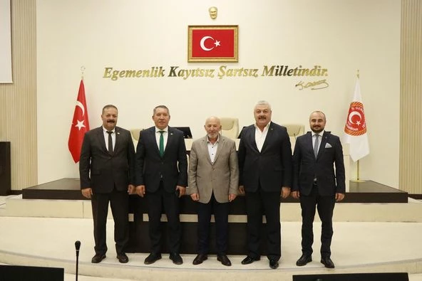 Dinar Belediye Başkanımız Veysel Topçu, Afyonkarahisar İl Genel Meclis Başkanımız Mehmet Siper’i makamında ziyaret etti.