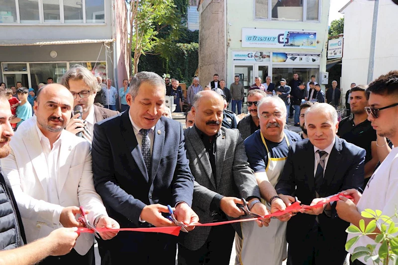 Dinar Belediye Başkanımız Veysel Topçu Sefa Pide İşletmesinin Açılışına Katıldı.