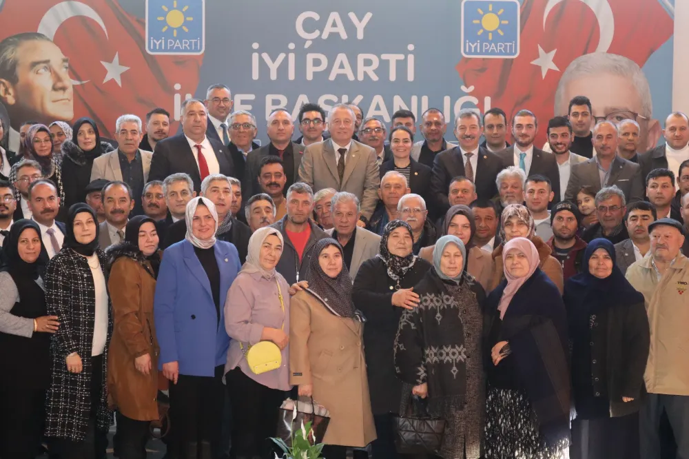 Çay’da İYİ Parti’ye toplu katılım 