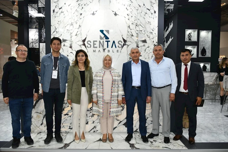 Başkan Seyhan Kılınçarslan, İzmir Fuarında İscehisar’lı Firmaları Yalnız Bırakmadı