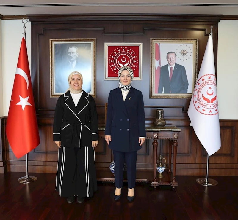 Başkan Seyhan Kılınçarslan, Aile ve Sosyal Hizmetler Bakanı Mahinur Özdemir Göktaş