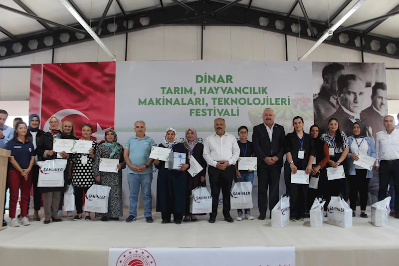 Dinar’da ilki düzenlenen Tarım, Hayvancılık Makinaları ve Teknoloji Festivali kapsamında, Dinar İlçe Tarım ve Orman Müdürlüğü tarafından organize edilen Kadın Çiftçi Bilgi Yarışması gerçekleştirildi.