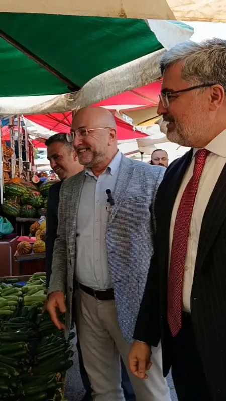 AK Parti Afyonkarahisar İl Başkanı Turgay Şahin, Cuma Pazarı