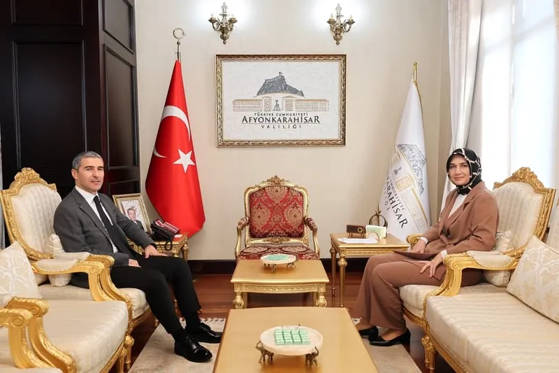 Vali Yiğitbaşı, Uşak Valisi Aktaş