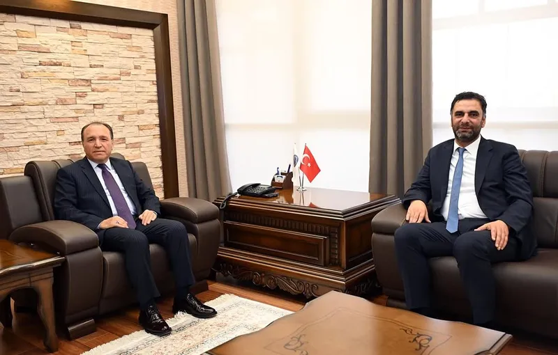 Afyon Kocatepe Üniversitesi Rektörü Karakaş, Yeni Atanan Gençlik ve Spor İl Müdürü Nedim Aslan