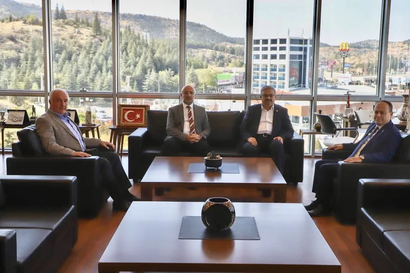 AK Parti Afyonkarahisar İl Başkanı Turgay Şahin, ATSO Başkanı Hüsnü Serteser