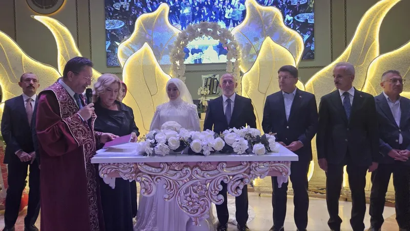 AK Parti Afyonkarahisar İl Başkanı Şahin, Eski İl Kadın Kolları Başkanı Dilek Çengel ve Eski Milletvekili Ertunç Erkan Balta