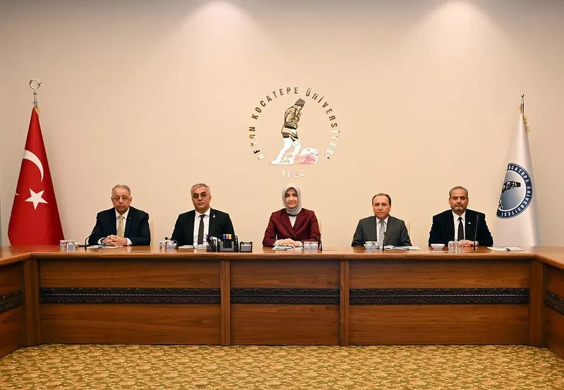 2025-2026 Akademik Yılı İçin AKÜ ve AFSÜ Güvenlik Toplantısı Vali Başkanlığında Yapıldı