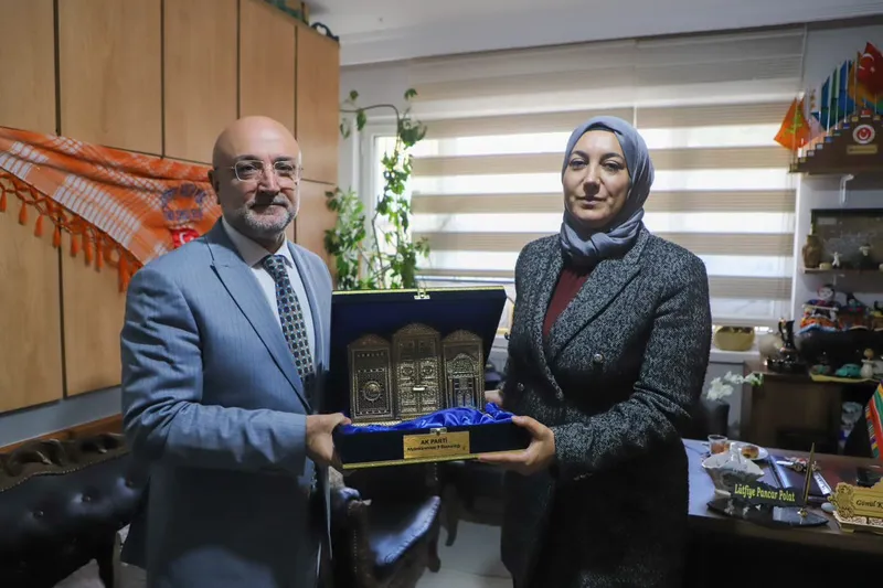 AK Parti Afyonkarahisar İl Başkanı Şahin, Gönül Köprüsü Derneği