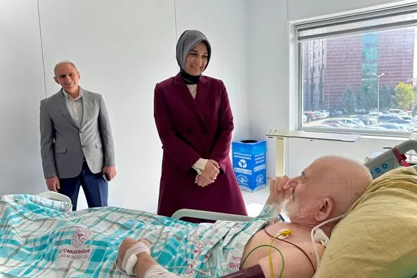 Vali Yiğitbaşı, Hastanede Yatan Yıldırım Dede