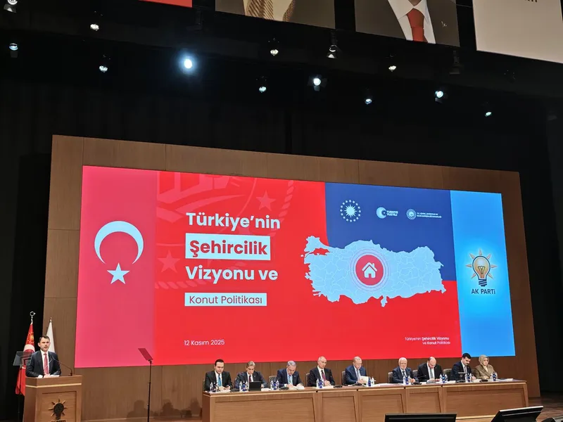 AK Parti Afyonkarahisar İl Başkanı Turgay Şahin, Bakan Kurum