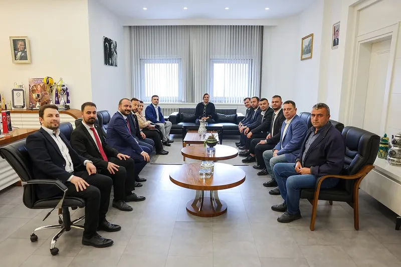 Afyonkarahisar Belediye Başkanı Burcu Köksal, CHP Şuhut İlçe Başkanı ile Görüştü