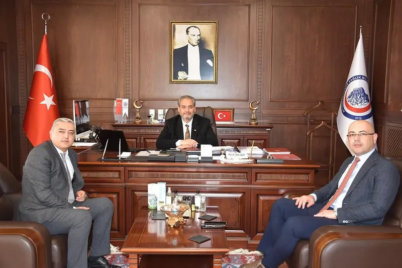 AFSÜ Rektörü Prof. Dr. Adem Aslan, Vakıfbank Yetkililerini Makamında Ağırladı