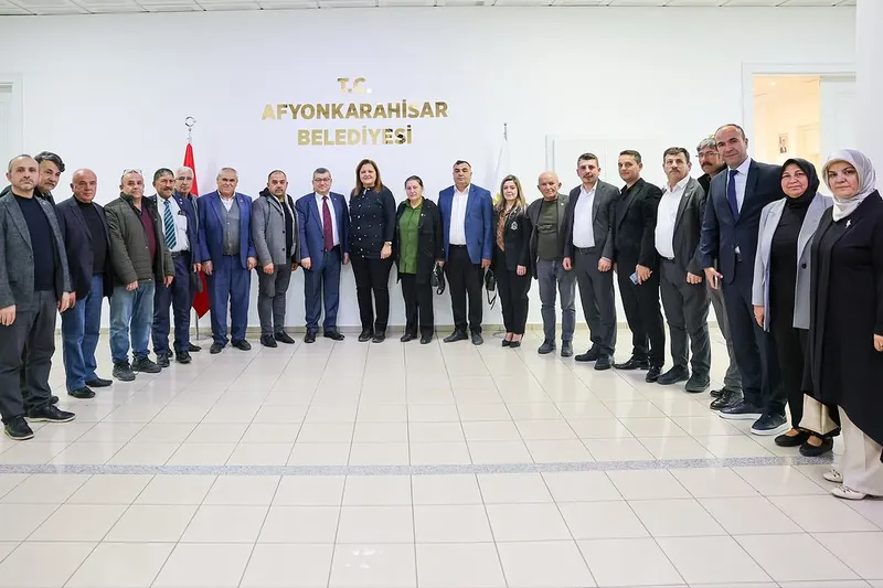 Afyonkarahisar Belediye Başkanı Burcu Köksal, Muhtarlar Derneği ile Görüştü
