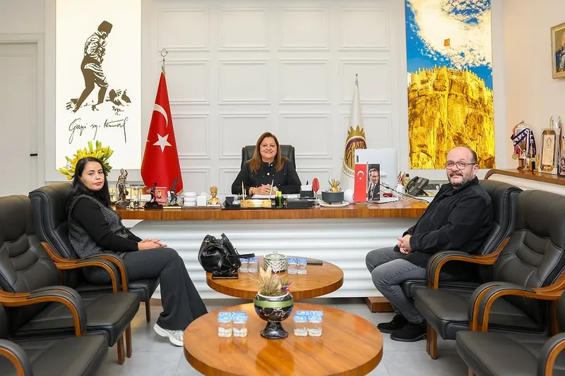 Afyonkarahisar Belediye Başkanı Burcu Köksal, Gazeteci Mahmut Doğu ile Bir Araya Geldi