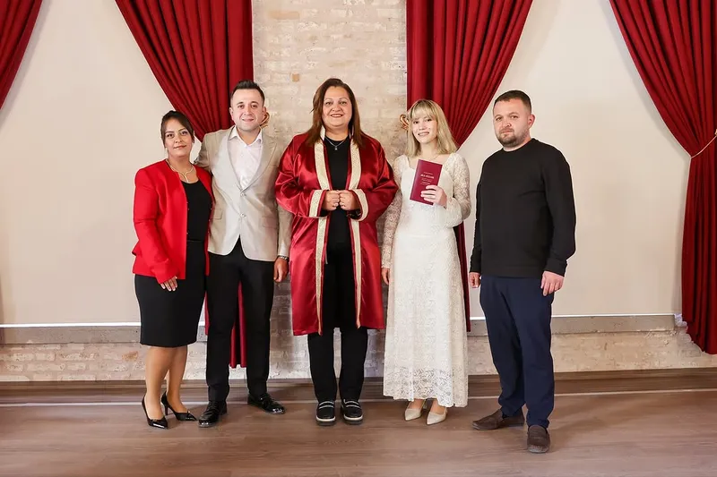 Afyonkarahisar Belediye Başkanı Burcu Köksal, Merve Çalmaz ve Ahmet Mücahit Narcı Çiftinin Nikah Şahidi Oldu