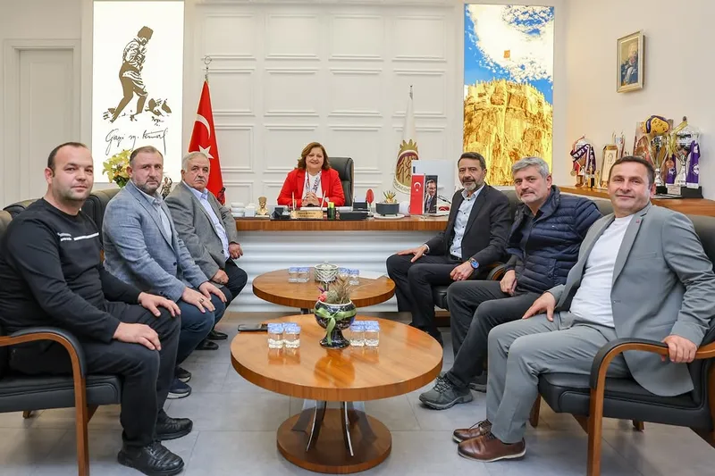 Afyonkarahisar Belediye Başkanı Burcu Köksal, Madeni Sanatkarlar Odası Yönetimi ile Bir Araya Geldi