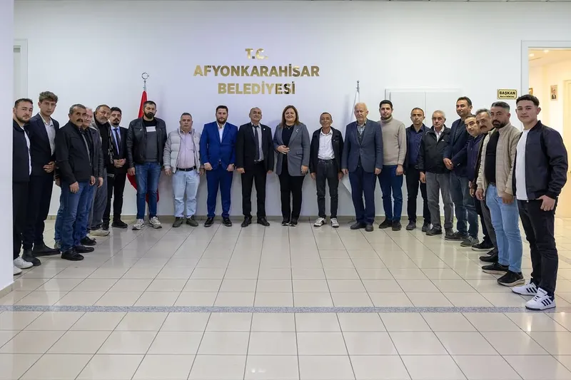 Afyonkarahisar Belediye Başkanı Burcu Köksal, CHP İhsaniye İlçe Başkanlığı ile Görüştü