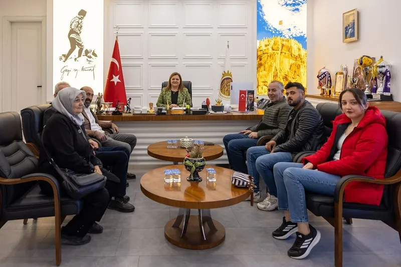 Burcu Köksal, CHP Bolvadin İlçe Başkanı Ömer Çengel ve Heyetini Kabul Etti