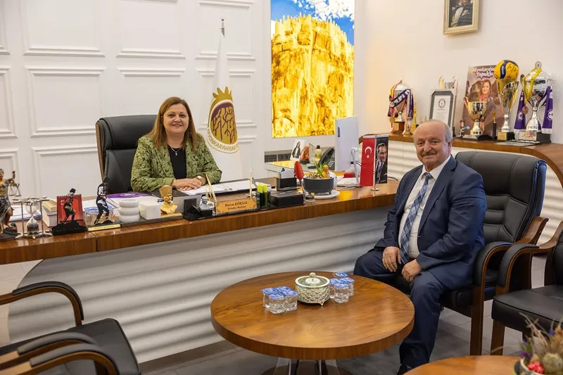 Başkan Burcu Köksal, Salar Belediye Başkanı Halil Aygün ile Görüş Alışverişinde Bulundu