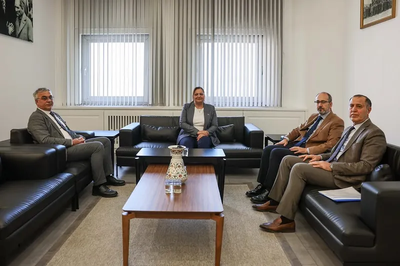 Afyonkarahisar Belediye Başkanı Burcu Köksal, Sağlık Müdürü ve Başhekim ile Görüştü