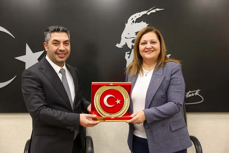 Afyonkarahisar Belediye Başkanı Burcu Köksal, CHP İlçe Başkanı ile Görüştü