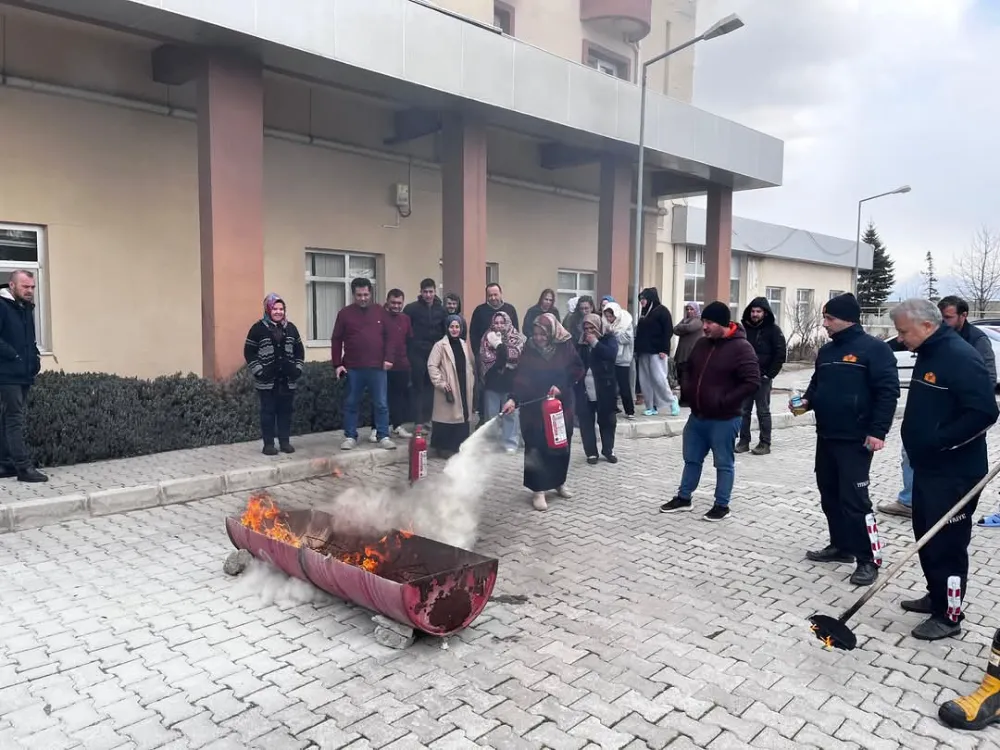 Sandıklı itfaiyesinden Hüseyin Develi Huzurevi’ne Eğitim