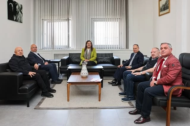 Afyonkarahisar Belediye Başkanı Köksal, Afyon Eğitim Vakfı ile Toplantı Yaptı
