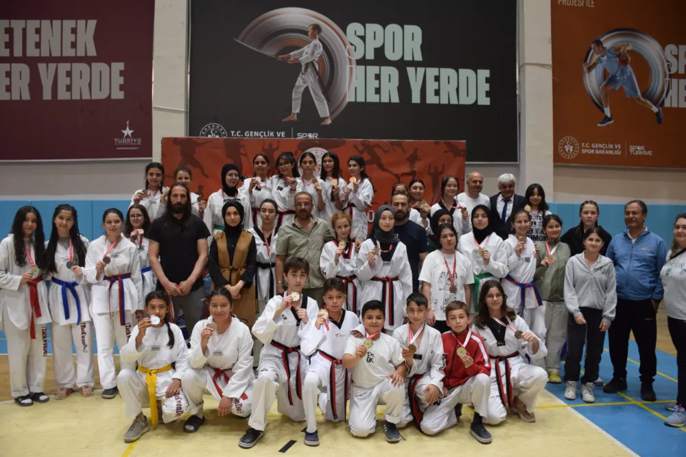 19 Mayıs Taekwondo Müsabakaları Sona Erdi 