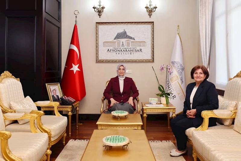 Vali Yiğitbaşı, CHP Kadın Kolları Başkanı Abay