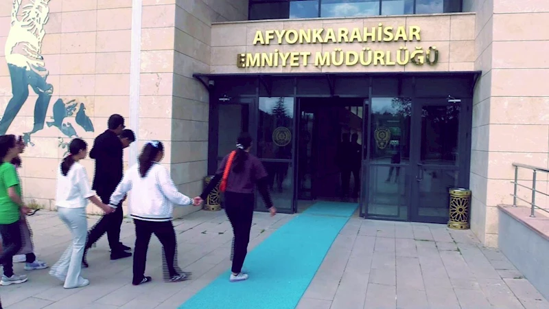 Kalpler Buluştu: Özel Eğitim Öğrencileri Polis Olmanın Heyecanını Yaşadı