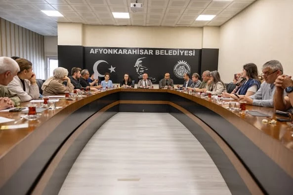Afyonkarahisar Belediyesi, Deprem Riskine Karşı Önlemler Alıyor: Ruhsat Süreçleri İyileştiriliyor