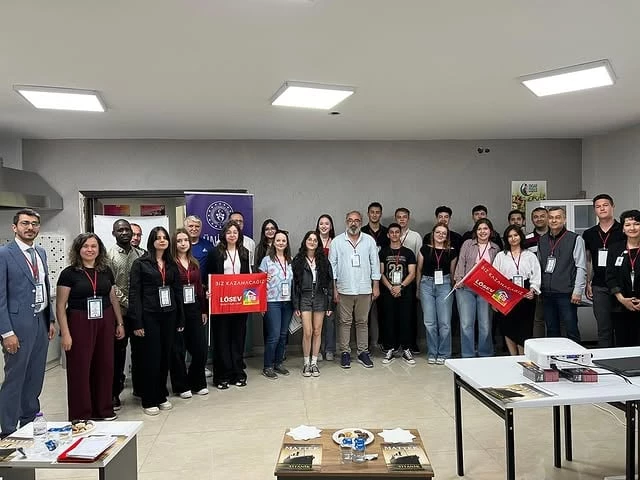 Afyon Kocatepe Üniversitesi Metalurji ve Malzeme Mühendisliği Kulübü İlk Dergisini Lösev ile Birlikte Tanıttı