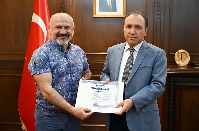 Afyon Kocatepe Üniversitesi Rektörü Karakaş