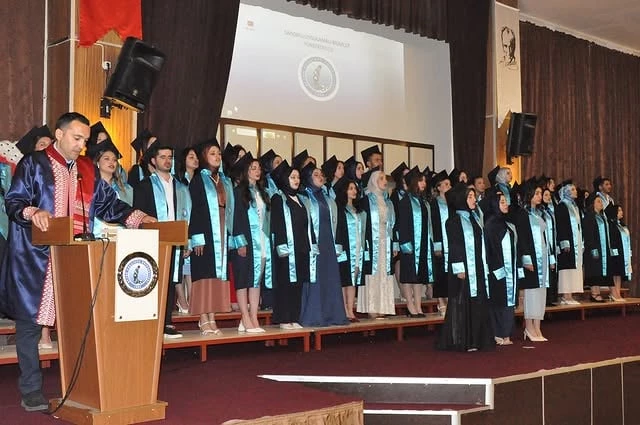 Afyon Kocatepe Üniversitesi Çocuk Gelişimi Bölümü Mezunları Başarıyla Tamamladı