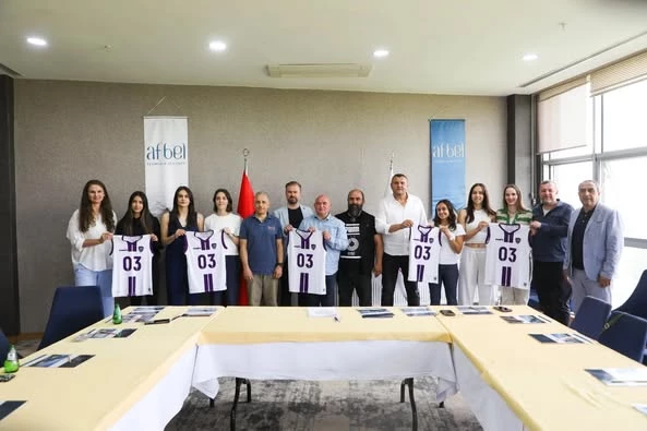 Afyon Belediye Yüntaş Kadın Voleybol Takımı Yeni Sezona Hazırlıklı