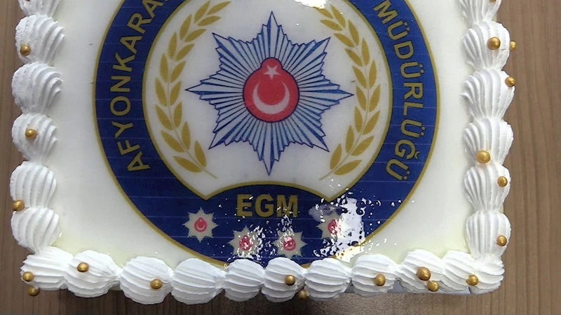 Afyonkarahisar Emniyet Müdürü Erol, Personelinin Sürpriz Kutlamasıyla Doğum Günü Kutladı