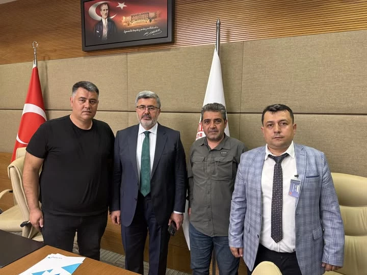 Ak Parti Milletvekili Özkaya, Mecliste Misafirleriyle Buluştu